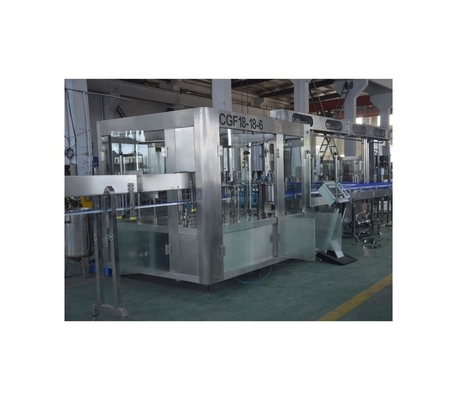 Máquina de enchimento por gravidade de água 3 em 1 para garrafas de água de nascente Diâmetro 50-115 mm Utilização 3