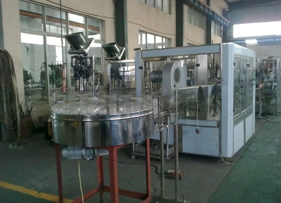 Desembaraçador de garrafas de água mineral a motor elétrico para sistema de embalagem de garrafas de 3000 b/h