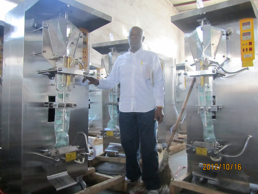 Fácil de operar Máquina de enchimento automática completa de 2000 sacos/hora