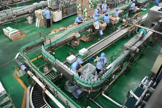 Linha de produção de água automática de 450 b/h de 5 galões para água 3500 kg Capacidade