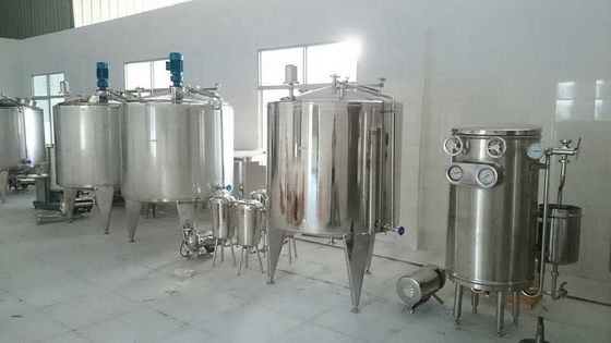 Melhore a eficiência da sua produção com a linha de enchimento de água mineral pura engarrafada de 15000 kg