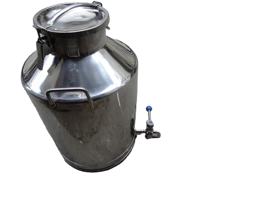 Churn de leite de aço inoxidável isolado 9,5 kg Capacidade para as necessidades do cliente