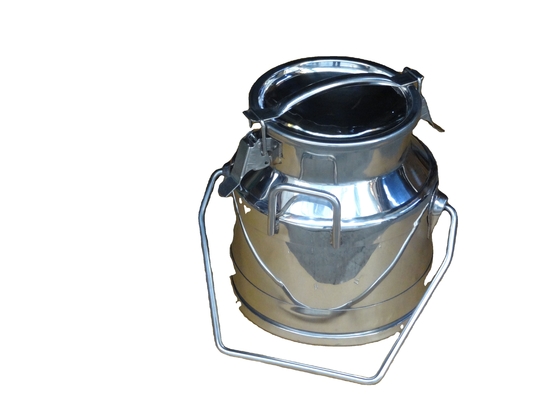 Churn de leite de aço inoxidável isolado 9,5 kg Capacidade para as necessidades do cliente