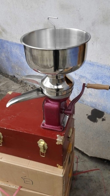 Separador elétrico de creme de leite de pequena escala de 100 L/H com capacidade de 9 kg e recipiente de separação