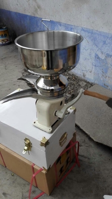 Separador elétrico de creme de leite de pequena escala de 100 L/H com capacidade de 9 kg e recipiente de separação