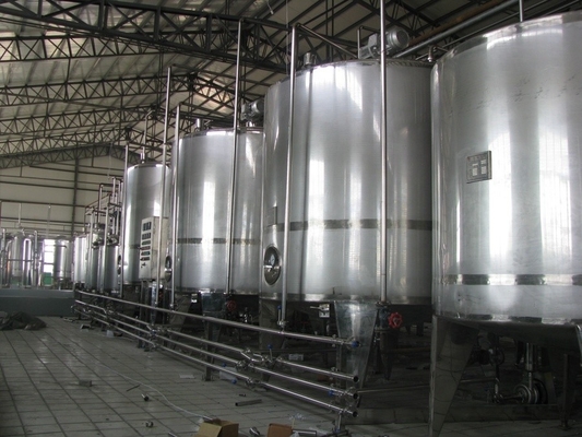 Linha de processamento de sumo de frutas de 1000L/H com embalagem em caixa de garrafas de cartão de tensão 220/380/440V