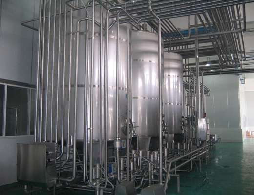 Instalação de processamento de leite de amêndoa totalmente automática de 3000 c/h com embalagens de lata de 250 ml e 330 ml
