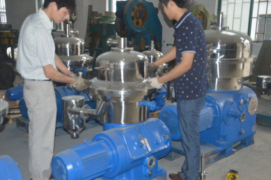 500 kg Capacidade 1000L/H Separador de Creme de Leite com Limpeza Automática 2200*1350*1150mm