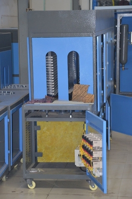 Máquina de sopro de garrafas de suco/água de PET semiautomática Máquina de moldagem de sopro a 3910X2060X3190mm