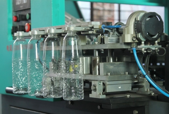 Máquina de moldagem automática de garrafas de suco PET de 25 kW para máquina de processamento de suco