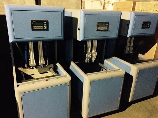 Máquina de moldagem por sopro manual de PET de 500 ml com volume e desempenho de peças ocas de 2000 ml