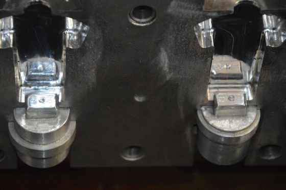 Máquina de moldagem semiautomática de garrafas de plástico de 2000 ml para fábrica