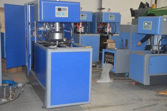 110v/220v/380v/415v/480v Voltagem Máquina de sopro de garrafas de plástico semiautomática de 5 galões