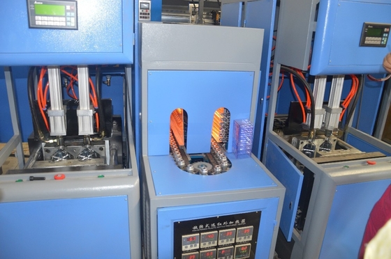 Máquina avançada de fabricação de garrafas de plástico semiautomática de forma redonda tamanho de volume 0,1-2L PLC MITSUBISHI