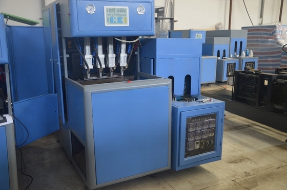 1250 KG Peso Manual Operar 4 cavidades Garrafa de água pura máquina de moldagem 220V / 380V / 415V / 440V / 480V Voltagem