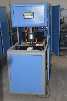 Máquina de moldagem por sopro de garrafas de PET de 6L semiautomática de 1250 kg para a indústria de embalagens de água