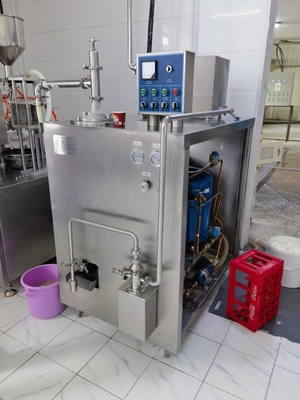 Congelador de gelados de 300L/H perfeito para fábricas e linhas de produção ocupadas
