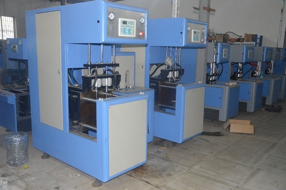 Máquina de moldagem por sopro de garrafas de PET tipo HZ880 para processamento de plástico