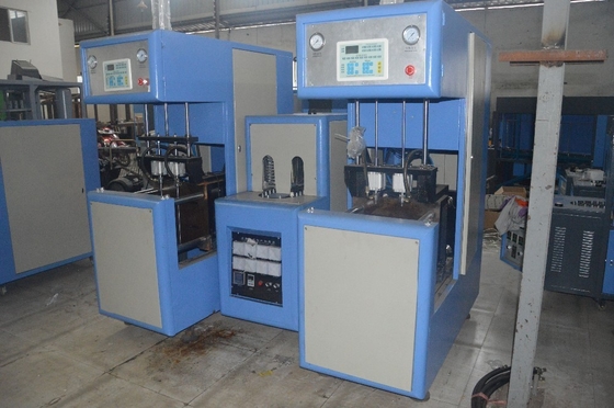 Máquina de moldagem por sopro de garrafas de PET tipo HZ880 para processamento de plástico