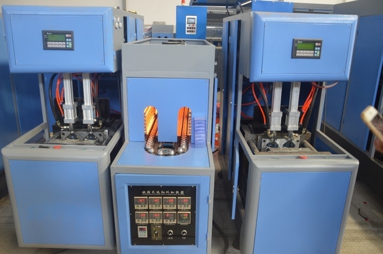 2000ml Volume de parte oca Máquina de moldagem por sopro de garrafas de água mineral semiautomática