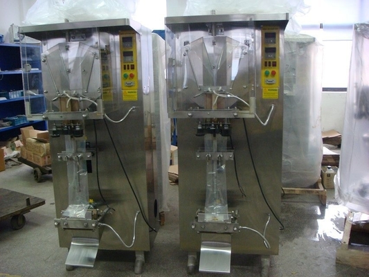 Máquina automática de embalagem de água para saquetes 2200b/h com codificador de fita e fotocélula