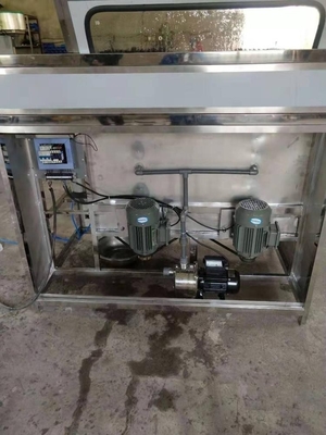 100% precisão de enchimento Semi automático garrafa de 5 litros dentro de enxaguar e fora máquina de escovar para garrafas