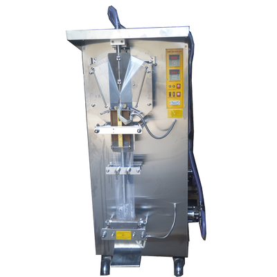 Máquina compacta e portátil de enchimento de água de saquete 2200b/h para fácil transporte