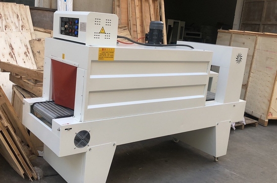 Máquina de embalagem de garrafas de água mineral conveniente com tecnologia de encolhimento térmico