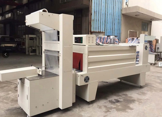 Máquina de embalagem de garrafas de água mineral conveniente com tecnologia de encolhimento térmico