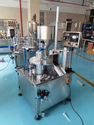 Máquina de preenchimento e vedação de suco de xícara rotativa de 2 buracos para linha de embalagem de 380 kg