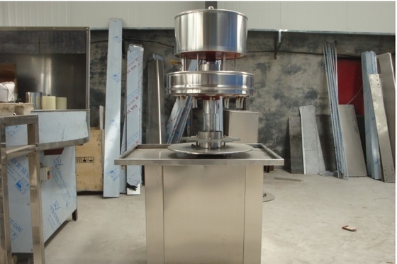 Embalagem de garrafas de plástico Tipo 12 Bocal Máquina de enchimento de garrafas de água semiautomática