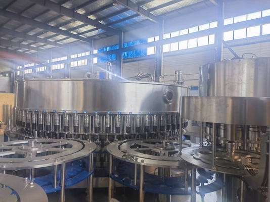 Máquina de enchimento de linha de produção de bebidas de água para enchimento suave e preciso
