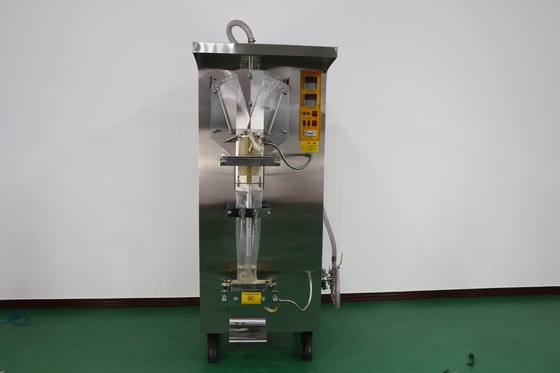 Função de vedação 2000BPH Máquina de produção de água de sachet para uso comercial