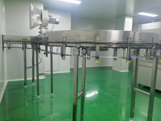 Máquina de enchimento de suco de água para bebidas de 18 cabeças 7000BPH para produção fácil de operar