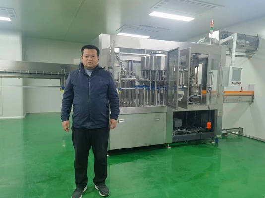 18 Cabeças 500 ml 1000 ml Máquina de engarrafamento e tampa de água para embalagens de plástico