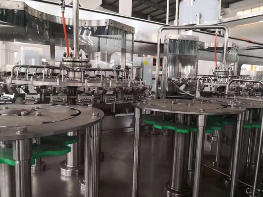 Máquina de enchimento de água engarrafada de 250 ml fácil de operar para linha de processamento de água