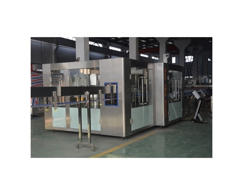 Máquina de enchimento de água mineral de plástico para equipamento de produção de bebidas carbonatadas