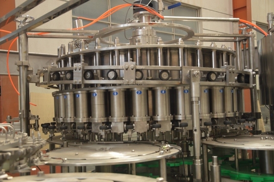 18000BPH 40 cabeças Máquina de enchimento de garrafas de alta velocidade para linha de produção de água mineral