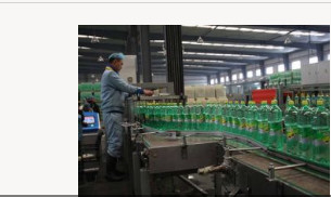 Solução de engarrafamento Linha de produção automática de enchimento de bebidas carbonatadas Máquina de enchimento de garrafas com tampa de parafuso, garrafa para animais de estimação