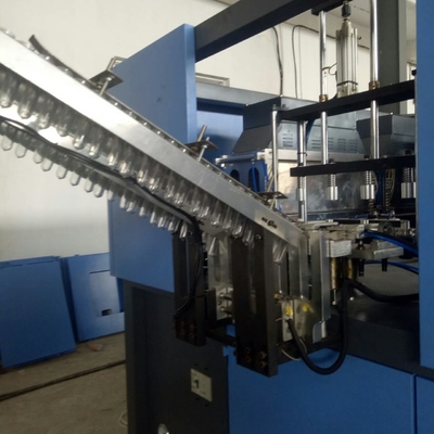 Máquina de sopro de garrafas de PET elétrica automática de 120BPH com sistema de aquecimento infravermelho e 12 cabeças de tampa