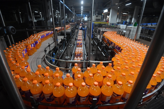 Equipamento de produção automático de extracção de sumo de aço inoxidável para garrafas de 500 ml a 1500 ml